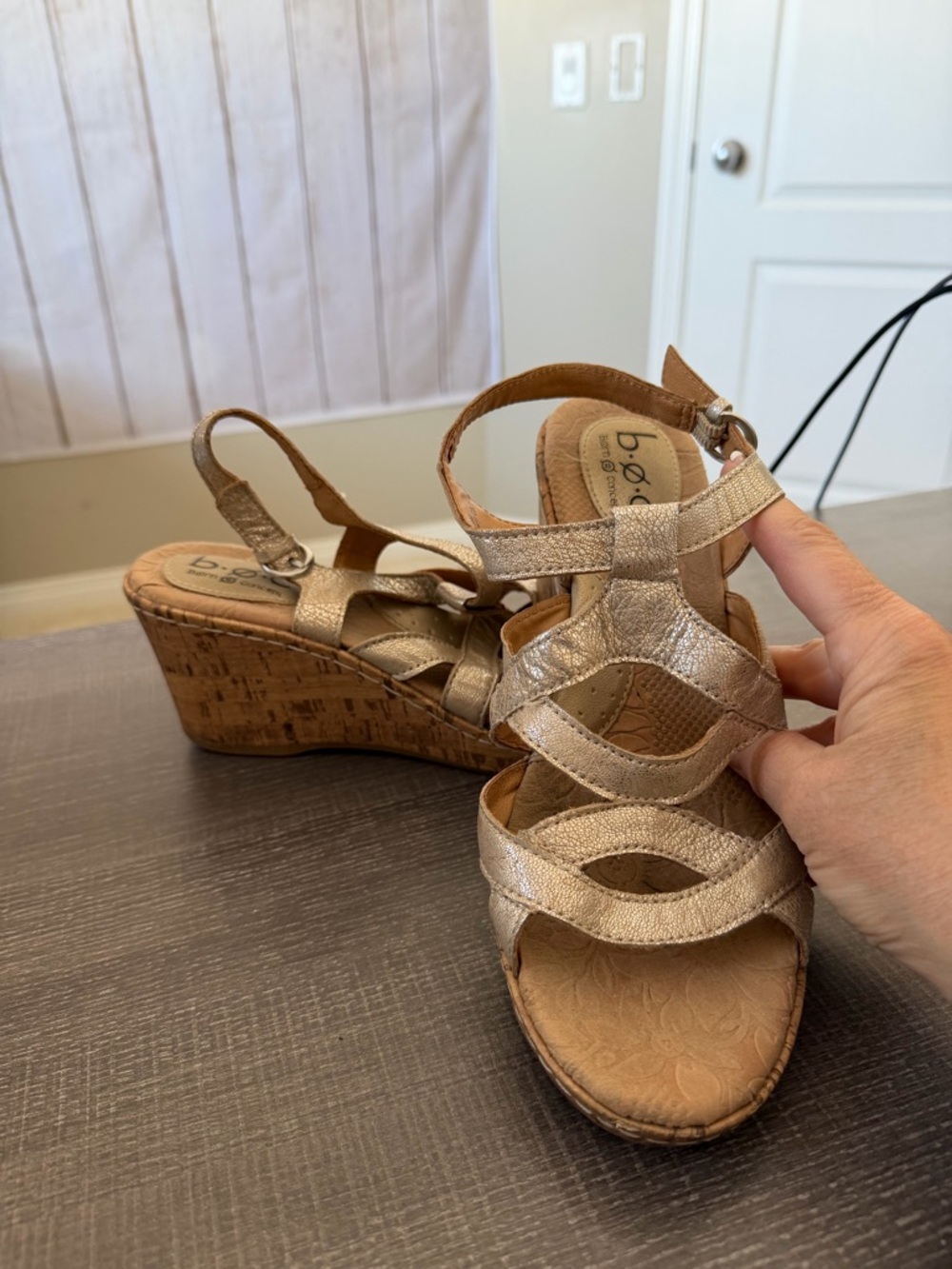 b.o.c. Born Concept Gold Metallic Wavy Strap Wedge
Sandals Size 9M